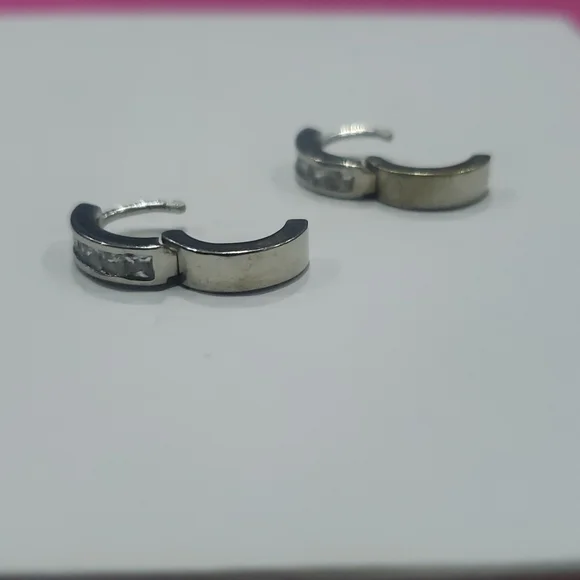 Earings - Picture 5 of 6